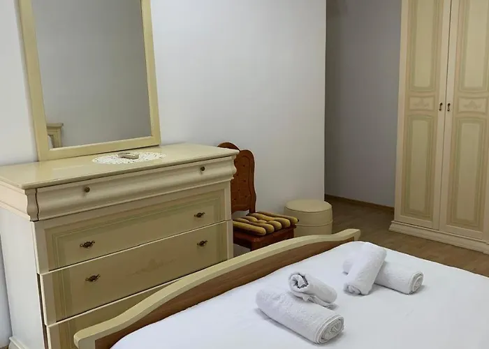 アパート Comfort Center ティラナ