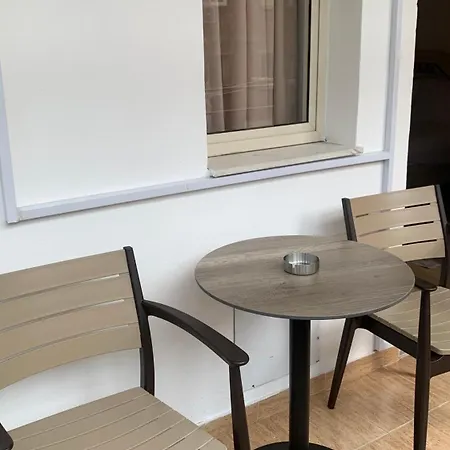 Comfort Apartment Tirana Center - Apartment With Balcony شقة