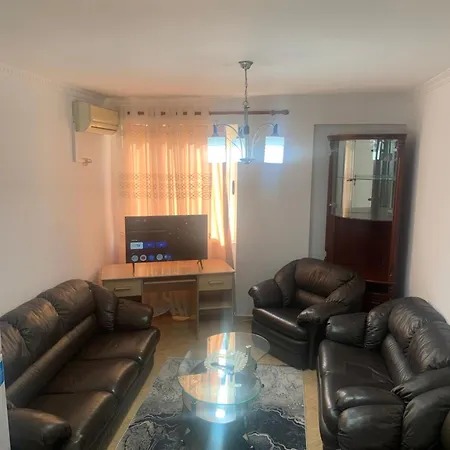 Comfort Apartment Tirana Center - Apartment With Balcony شقة