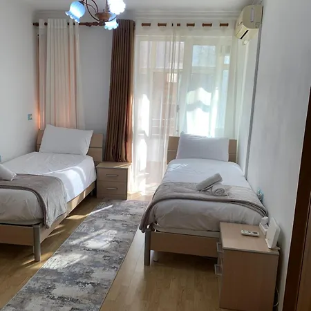 Comfort Apartment Tirana Center - Apartment With Balcony شقة
